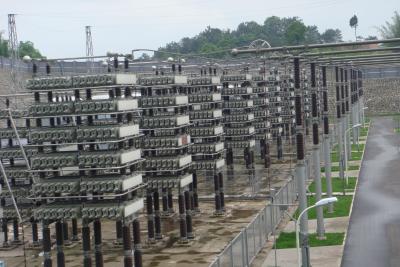 向家坝-上海±800kV特高压直流输电工程复龙换流站：交流滤波电容器