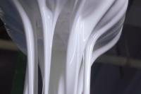白乳膠源頭廠家直供｜永固化工讓實(shí)木家具拼板不再開膠